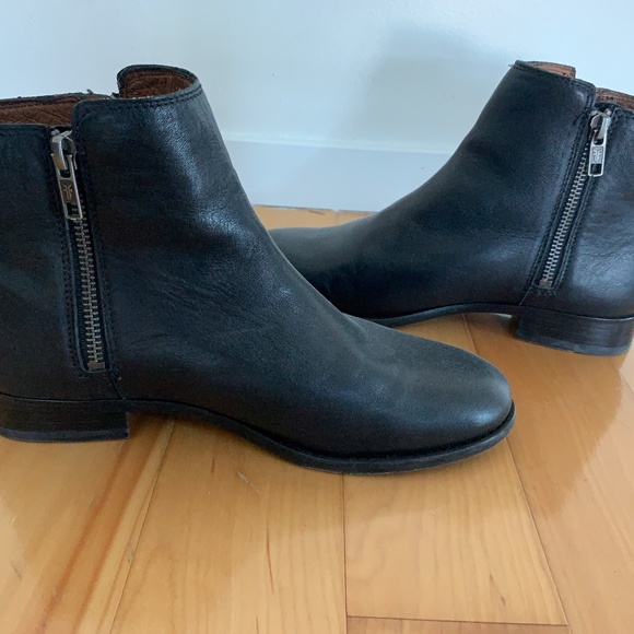 Frye Black Carly Double Zip Ankle Boot Full-Grain Leather Bootie Size 7.5B - Picture 3 of 6